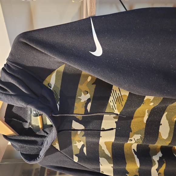 Nike Dri Fit Hoodie - Picture 4 of 4